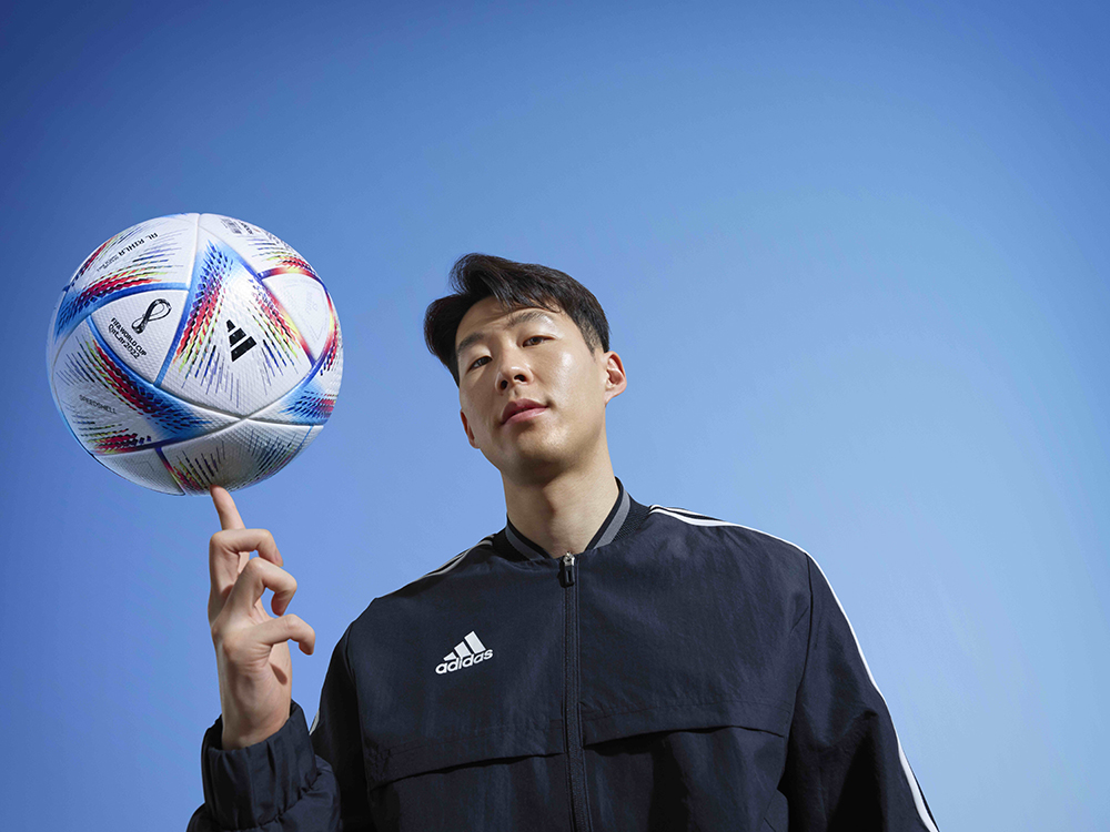 WC 2022 ball Son Heung-Min finger