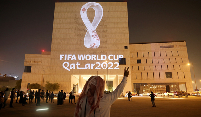 World Cup 2022 logo op gebouw